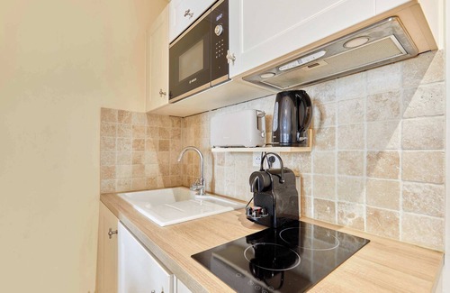 Quartier de la Porte-Saint-Denis Apartment | Apartment Center of Paris