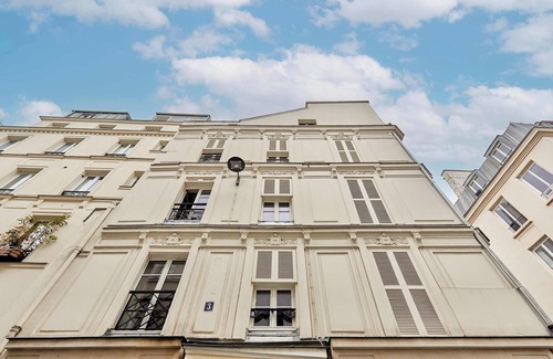 Quartier de la Porte-Saint-Denis Apartment | Apartment Center of Paris
