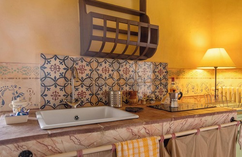 Bisceglie Apartment | Apartment 'Cerere' with Shared Terrace, Wi-Fi and Air Conditioning