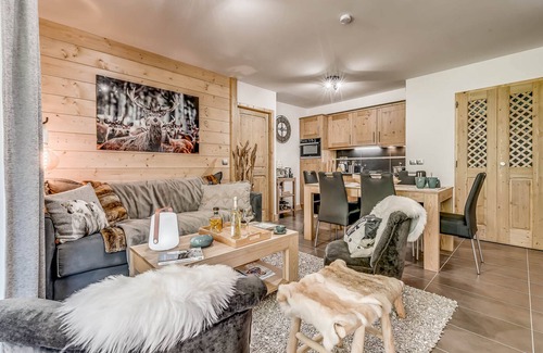 Champagny-en-Vanoise Apartment | Apartment Champagny-en-Vanoise, 2 bedrooms, 6 persons