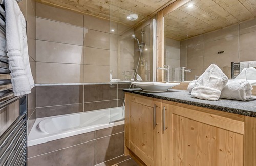 Champagny-en-Vanoise Apartment | Apartment Champagny-en-Vanoise, 2 bedrooms, 6 persons