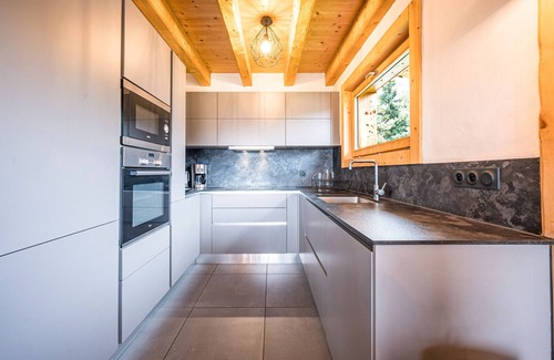 Les Saisies Apartment | Apartment 'Chalet B - o Saisies' with Mountain View, Balcony and Wi-Fi