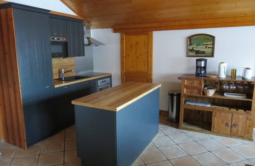 Les Menuires Apartment | Apartment Chalet Les Menuires, ski in and ski out, spacious and friendly