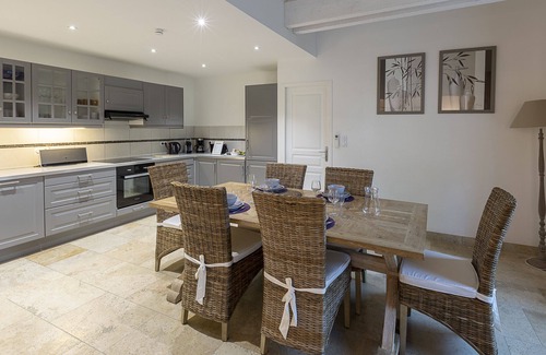 Avignon Apartment | Apartment Clémentine (120M2) 3 bedrooms 2 bathrooms - sleeps 6