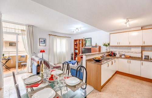 Puerto de Pollensa Apartment | Apartment Close to the Beach with Wi-Fi, Air Conditioning & Balcony