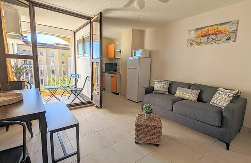 Cap d'Agde Apartment | Apartment close to port, beaches, golf course and ile des Loisirs with air conditioning