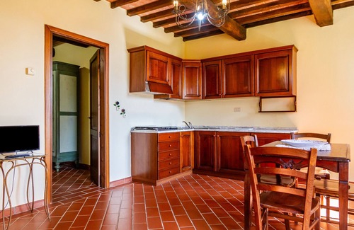 Magliano in Toscana Apartment | Apartment 'Coccinella' with Shared Pool, Wi-Fi and Air Conditioning
