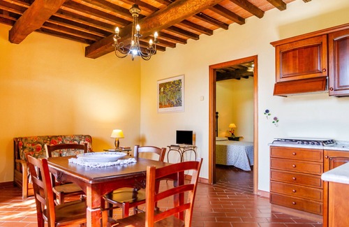 Magliano in Toscana Apartment | Apartment 'Coccinella' with Shared Pool, Wi-Fi and Air Conditioning