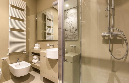 Dorsoduro Villa | Apartment Cristallo - Four Bedroom Villa, Sleeps 8