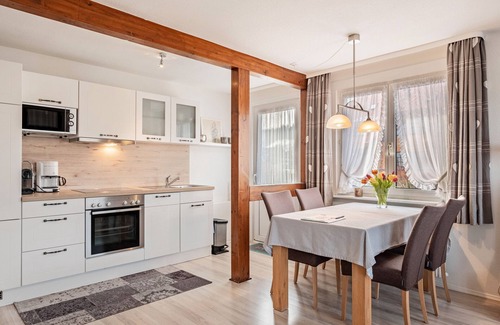 Hinterzarten Apartment | Apartment 'Dachtler' with Mountain View, Shared Garden and Wi-Fi