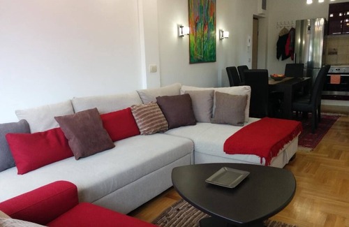 Zlatibor Apartment | Apartment de La Falaise | Deluxe Double King Suite just a 9 min walk to the Lake
