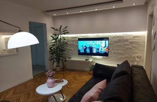 Vozdovac Apartment | Apartment De Luna Belgrade