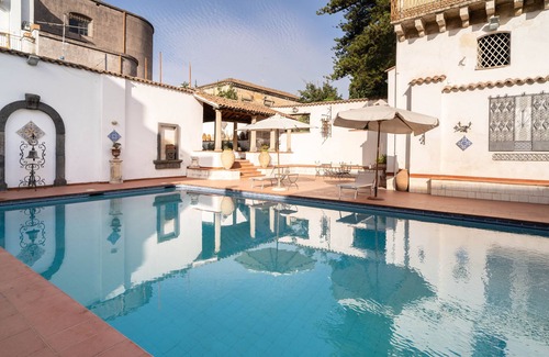 Coste Apartment | Apartment "Don Camillo Loft" with Shared Pool & Wi-Fi