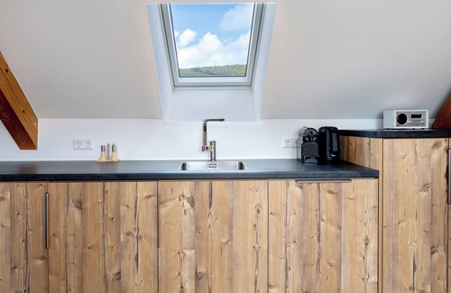 Hofsgrund Apartment | Apartment 'Donjeta's Vogelsang' with Mountain View, Shared Garden and Wi-Fi
