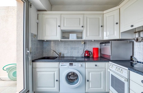 La Grande-Motte Apartment | Apartment 'Du Golf' with Mountain View, Wi-Fi and Air Conditioning