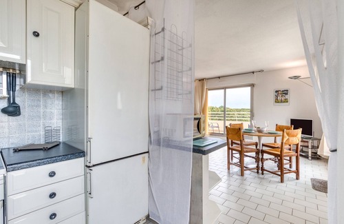 La Grande-Motte Apartment | Apartment 'Du Golf' with Mountain View, Wi-Fi and Air Conditioning