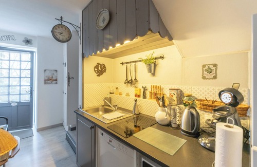 Lanas Apartment | Apartment 'Duplex Cosy - Bord Ardèche' with Private Terrace, Balcony and Wi-Fi