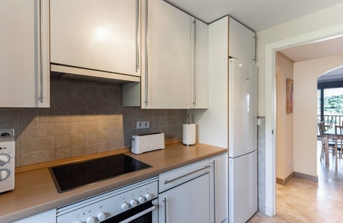 Buenas Noches Apartment | Apartment 'Duplex Estepona' with Mountain View, Wi-Fi and Air Conditioning