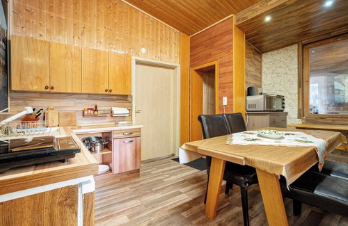 Ruhland Apartment | Apartment 'Einzimmerwohnung Im Haupthaus' with Shared Pool, Shared Terrace and Wi-Fi