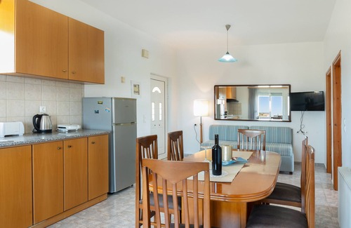 Antimachia Apartment | Apartment 'Elli's 1' with Sea View, Wi-Fi and Air Conditioning