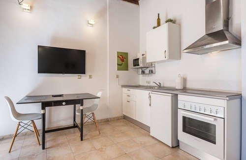 Albaicin Apartment | Apartment 'Elvira Apartamento Centro Albaicín' with Balcony, Wi-Fi and Air Conditioning