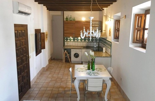 Albaicin Apartment | Apartment Elvira Street with Wifi and Air Conditioning