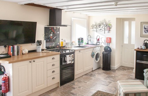 Torquay City Centre Apartment | Apartment-Ensuite with Shower-Terrace-Garden Apartment