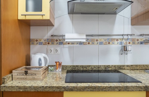 Torre de Benagalbon Apartment | Apartment 'Duplex Trebol' with Sea View, Wi-Fi and Air Conditioning