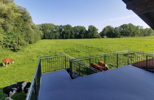 Ainring Apartment | Apartment 'Exklusiv Hinterreiter' with Mountain View, Wi-Fi and Air Conditioning