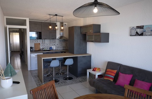 Carnon-Plage Apartment | Apartment F3 1st line Carnon East, feet in the water