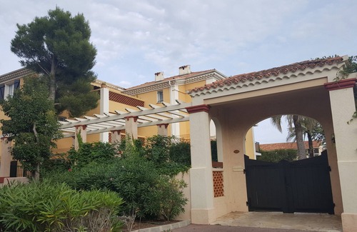 Saint-Aygulf Condo | Apartment "feet in the water" in St Aygulf