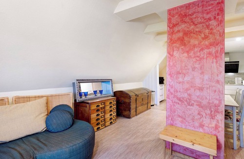 Dagebuell Apartment | Apartment 'Ferienwohnung Föhr' with Shared Terrace, Shared Garden and Wi-Fi