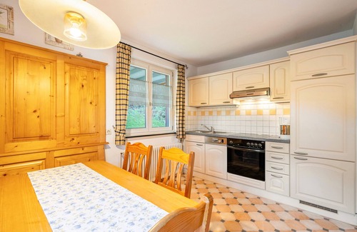Elzach Apartment | Apartment 'Ferienwohnung Talblick' with Mountain View, Shared Terrace and Wi-Fi