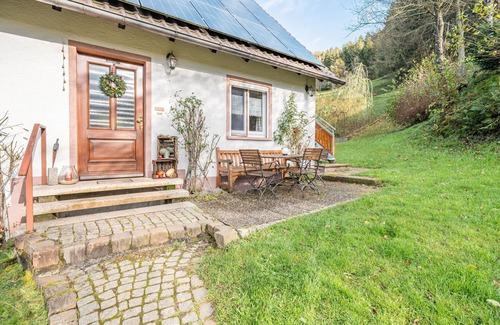 Elzach Apartment | Apartment 'Ferienwohnung Talblick' with Mountain View, Shared Terrace and Wi-Fi