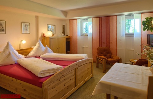 Saig Apartment | Apartment 'Fernblick' with Balcony and Wi-Fi