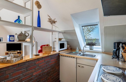 Pellworm Apartment | Apartment 'Fewo Panoramablick' with Shared Garden, Balcony and Wi-Fi