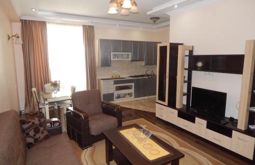 Old Boulevard Apartment | Apartment first line from Sea