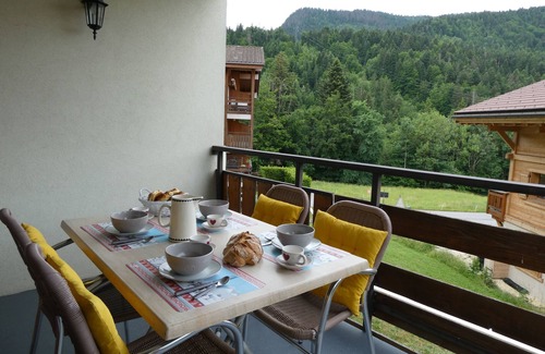 Saint-Jean-de-Sixt Apartment | Apartment for 4 in the center of the village.