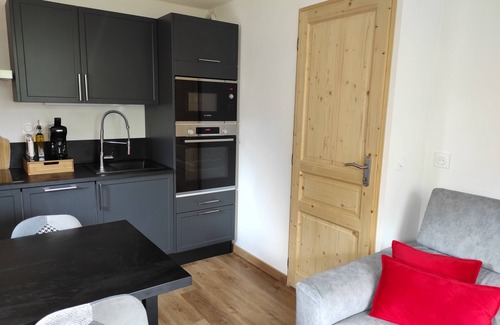 Meribel-Mottaret Apartment | Apartment for 4 people with mountain view