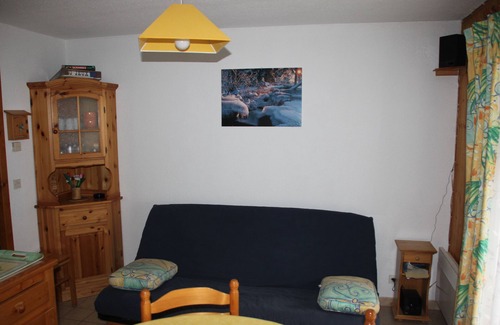 Morzine Apartment | Apartment for 6 in residence in Morzine, ski at the foot of the Nyon cable car