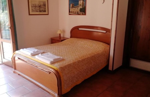 Treia House | apartment for 6 people in Villa Luzi farmhouse