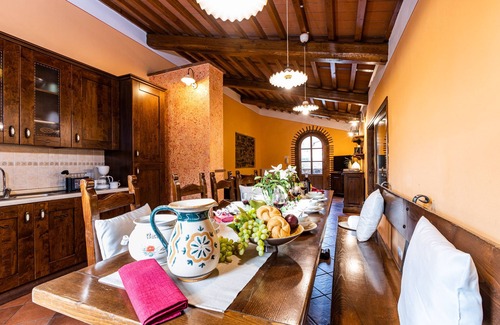 Pescaglia House | Apartment for 7 people, wifi, air conditioning