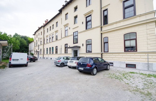 Ljubljana Apartment | Apartment for four with free parking