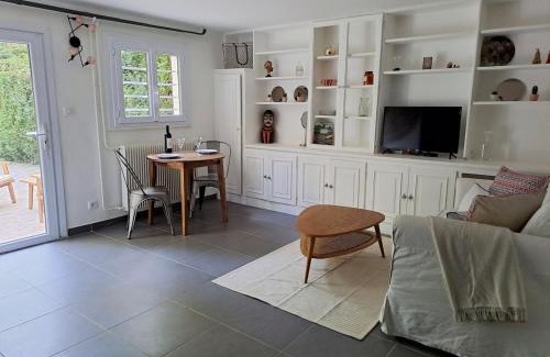 Bievres Apartment | Apartment