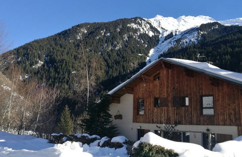 Champagny-en-Vanoise Apartment | Apartment in chalet in Champagny-en-Vanoise - La Plagne