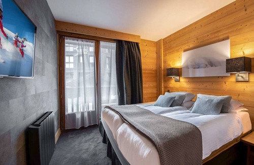 Courchevel Villa | Apartment Huska - Three Bedroom Villa, Sleeps 6