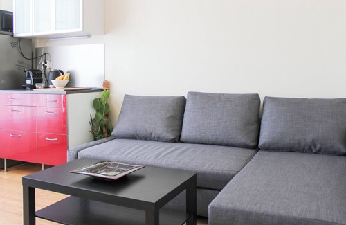 Saint-Ouen Apartment | Apartment with balcony just outside Paris