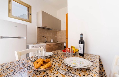 Santa Caterina Apartment | Apartment 'Franky House' with Private Terrace and Air Conditioning