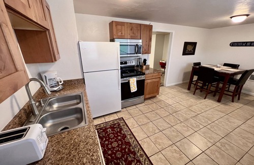 Rexburg Apartment | Apartment, Free Breakfast, Close by Rexburg Temple & BYUI. Parks. Yellowstone.