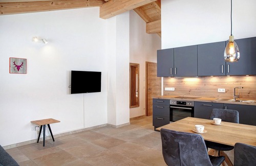 Hammersbach Apartment | Apartment "Gletschernelke" with Mountain View, Balcony & Wi-Fi